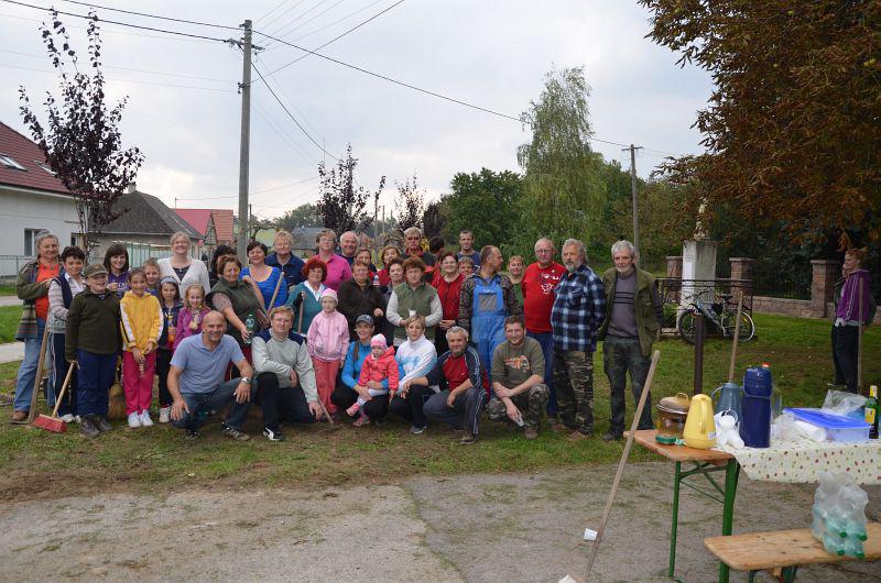 Fotogaléria Brigáda na aleji spolupatričnosti 4.10.2014 (25) Brigáda na aleji spolupatričnosti 4.10.2014